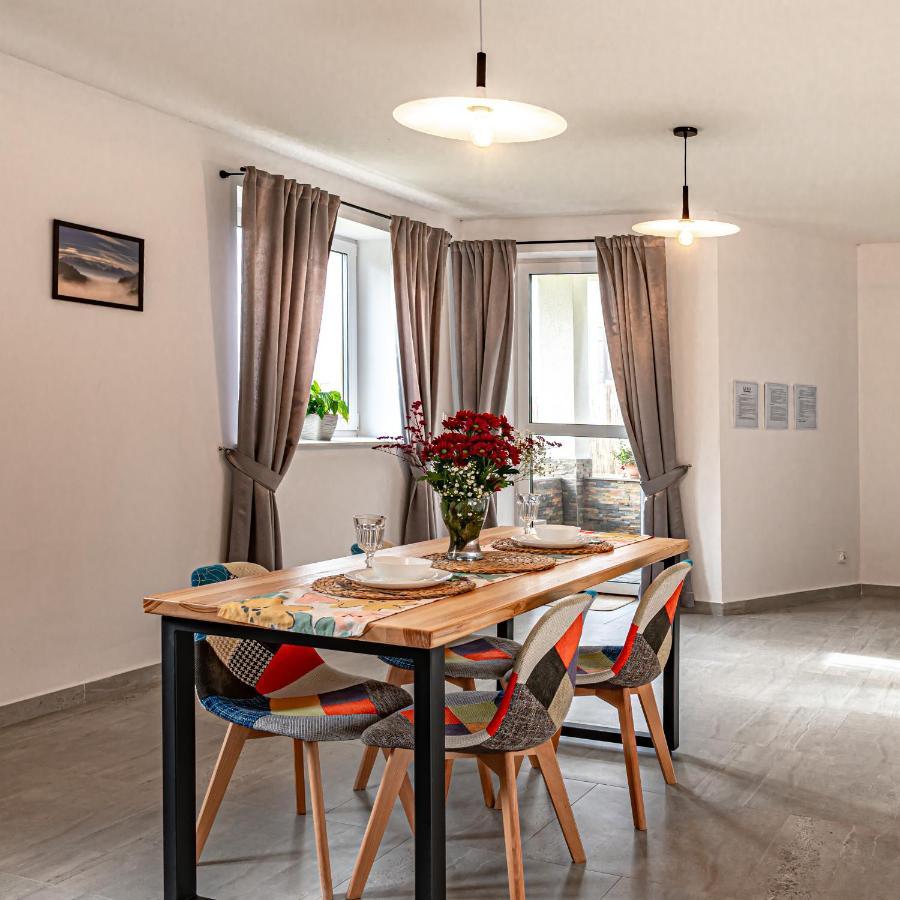 Velo Apartamenty チョルシュティン エクステリア 写真